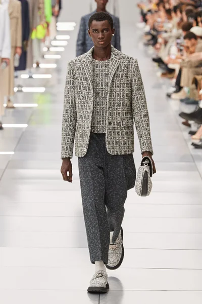 Look 5